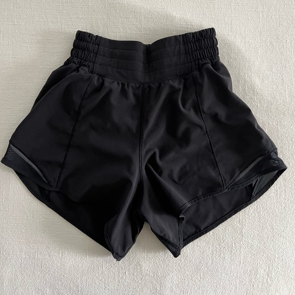Lululemon Hotty Hot High-Rise 2.5” - Picture 1 of 3